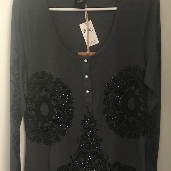 Long sleeved Henley style top - Picture 1 of 2